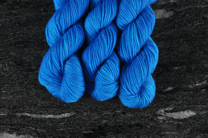 Semi-tonal DK - Aruba Blue - 40 g or 110 g