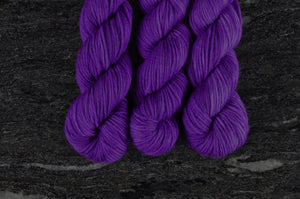 Semi-tonal DK - True Purple - 40 g or 110 g